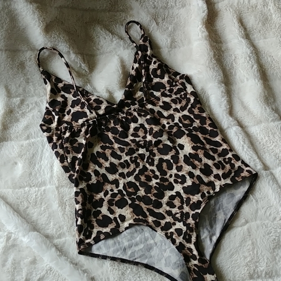 Daisy leopard thong bodysuit Size M - Picture 2 of 5
